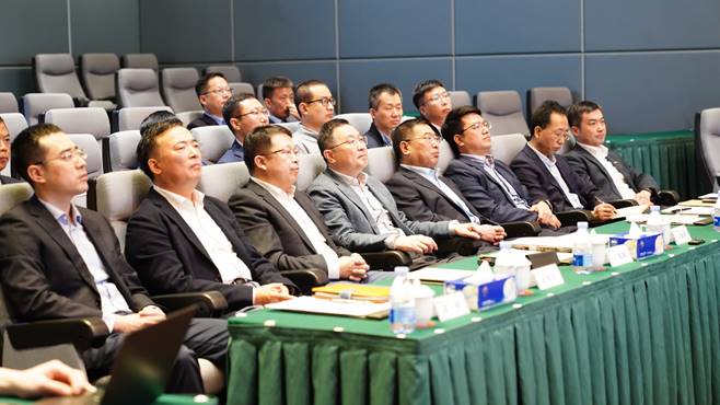 探索未來 勇於破局|陝汽控股董事長袁宏明一行到訪中集車輛座談交流 - 中集车辆（集团）股份有限公司
