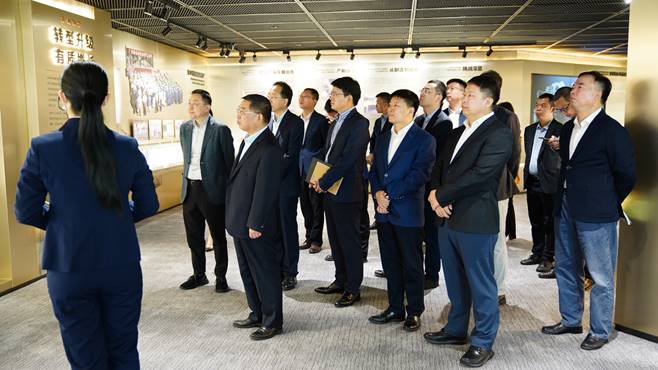 探索未來 勇於破局|陝汽控股董事長袁宏明一行到訪中集車輛座談交流 - 中集车辆（集团）股份有限公司